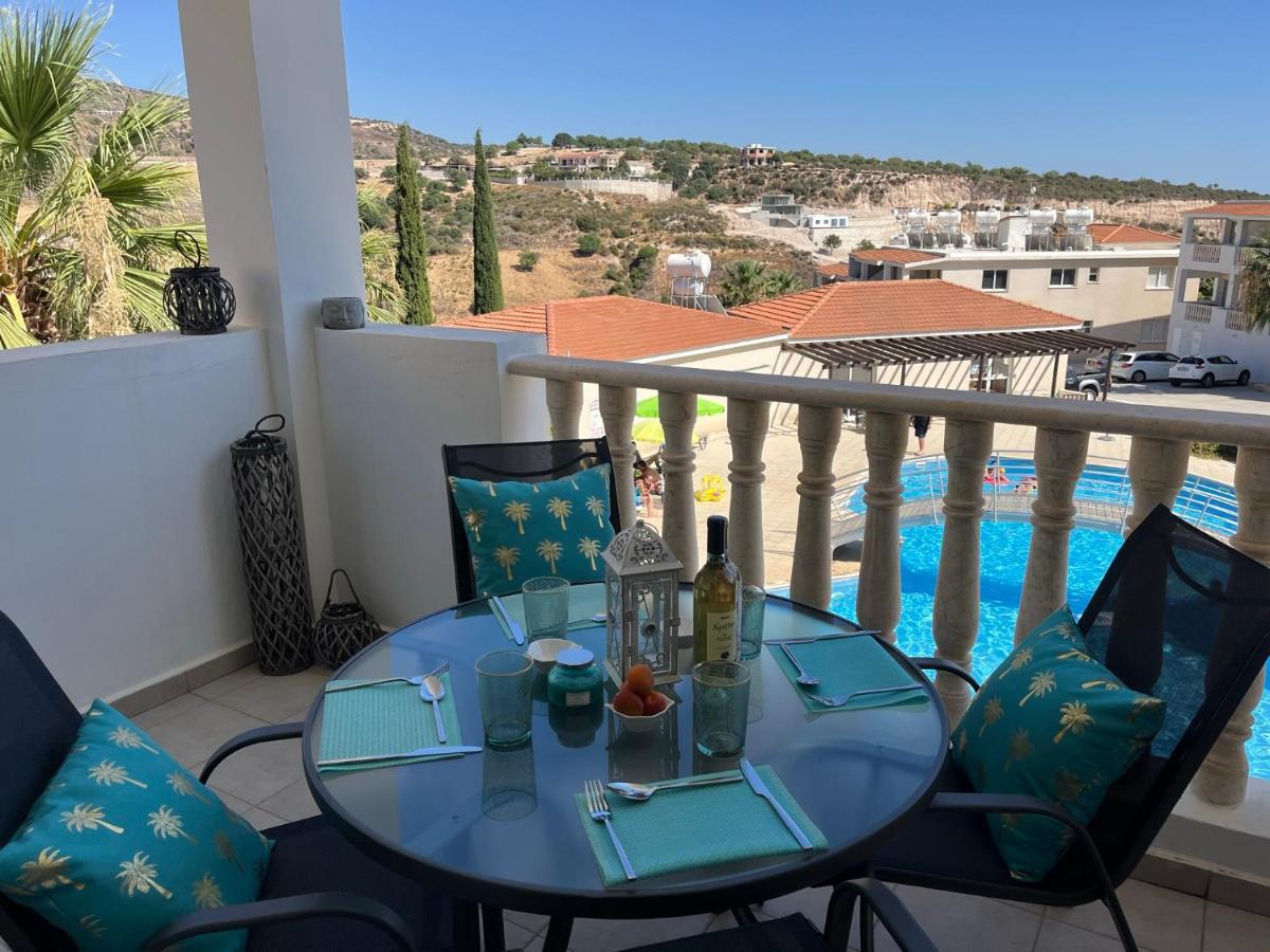 Beautiful 2 Bed Apartment In Peyia Valley, Paphos Buitenkant foto