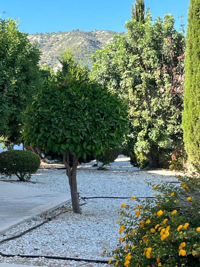 Beautiful 2 Bed Apartment In Peyia Valley, Paphos Buitenkant foto