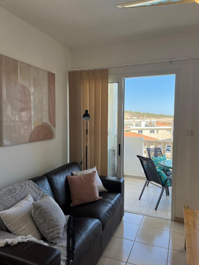 Beautiful 2 Bed Apartment In Peyia Valley, Paphos Buitenkant foto