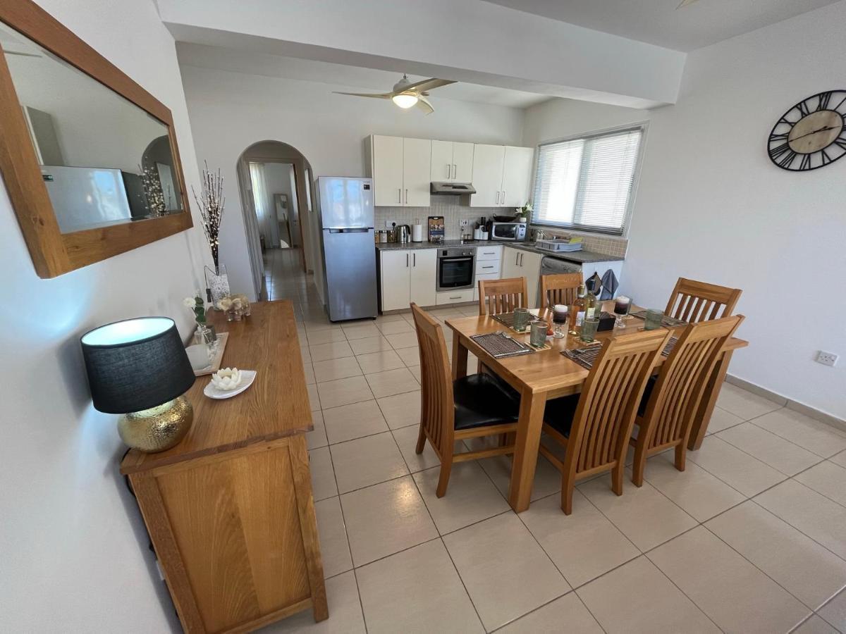 Beautiful 2 Bed Apartment In Peyia Valley, Paphos Buitenkant foto
